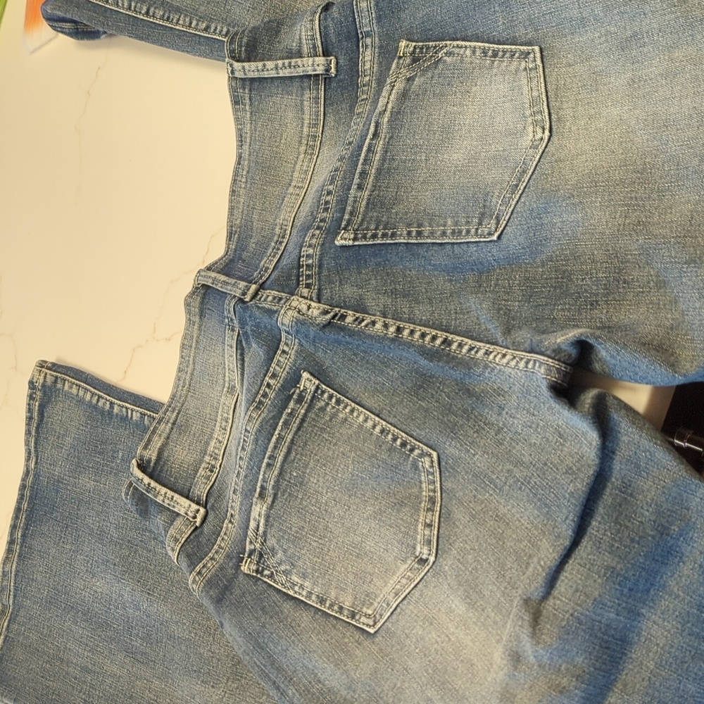 Women's Flamingo Curvy Flare Jeans New Without Tags - Picture 2 of 3